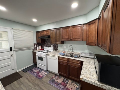 Tiny photo for 3101 W ROSEMONT Avenue #2E, Chicago, IL 60659 (MLS # 12751032)