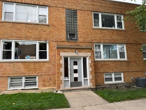 Tiny photo for 3101 W ROSEMONT Avenue #2E, Chicago, IL 60659 (MLS # 12751032)