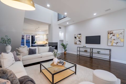 Tiny photo for 908 N Winchester Avenue, Chicago, IL 60622 (MLS # 12541916)