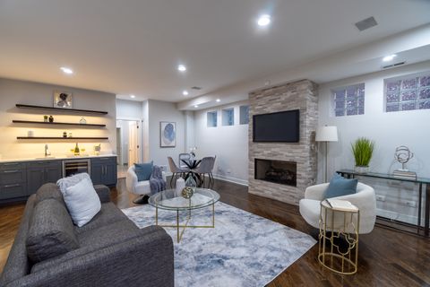 Tiny photo for 908 N Winchester Avenue, Chicago, IL 60622 (MLS # 12541916)