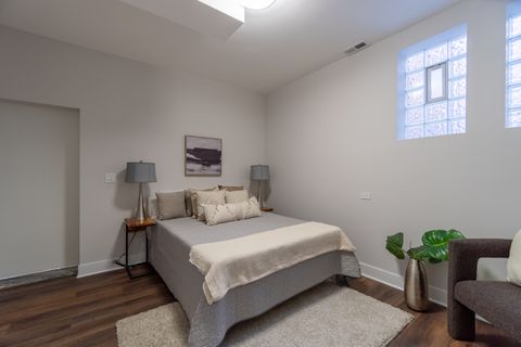 Tiny photo for 908 N Winchester Avenue, Chicago, IL 60622 (MLS # 12541916)