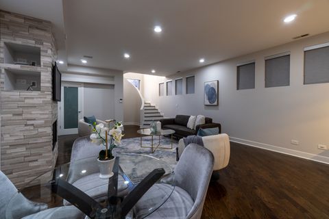 Tiny photo for 908 N Winchester Avenue, Chicago, IL 60622 (MLS # 12541916)