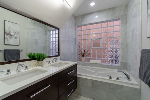 Tiny photo for 908 N Winchester Avenue, Chicago, IL 60622 (MLS # 12541916)