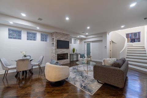 Tiny photo for 908 N Winchester Avenue, Chicago, IL 60622 (MLS # 12541916)