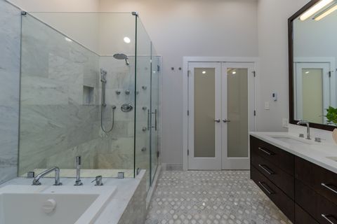 Tiny photo for 908 N Winchester Avenue, Chicago, IL 60622 (MLS # 12541916)