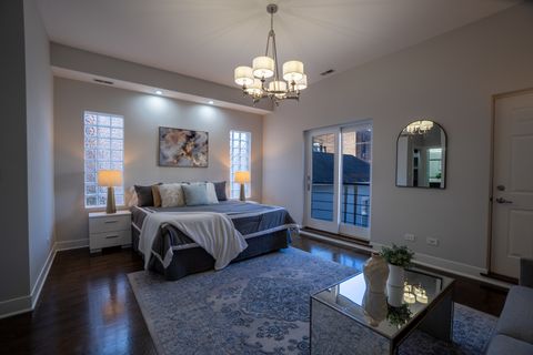 Tiny photo for 908 N Winchester Avenue, Chicago, IL 60622 (MLS # 12541916)