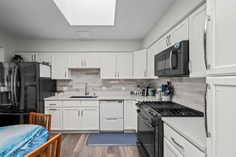 Tiny photo for 7041 W Touhy Avenue #607, Niles, IL 60714 (MLS # 12558994)