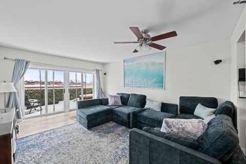 Tiny photo for 7041 W Touhy Avenue #607, Niles, IL 60714 (MLS # 12558994)