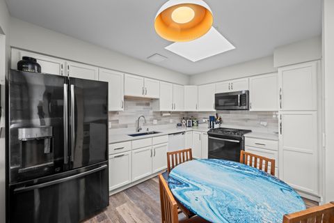 Tiny photo for 7041 W Touhy Avenue #607, Niles, IL 60714 (MLS # 12558994)