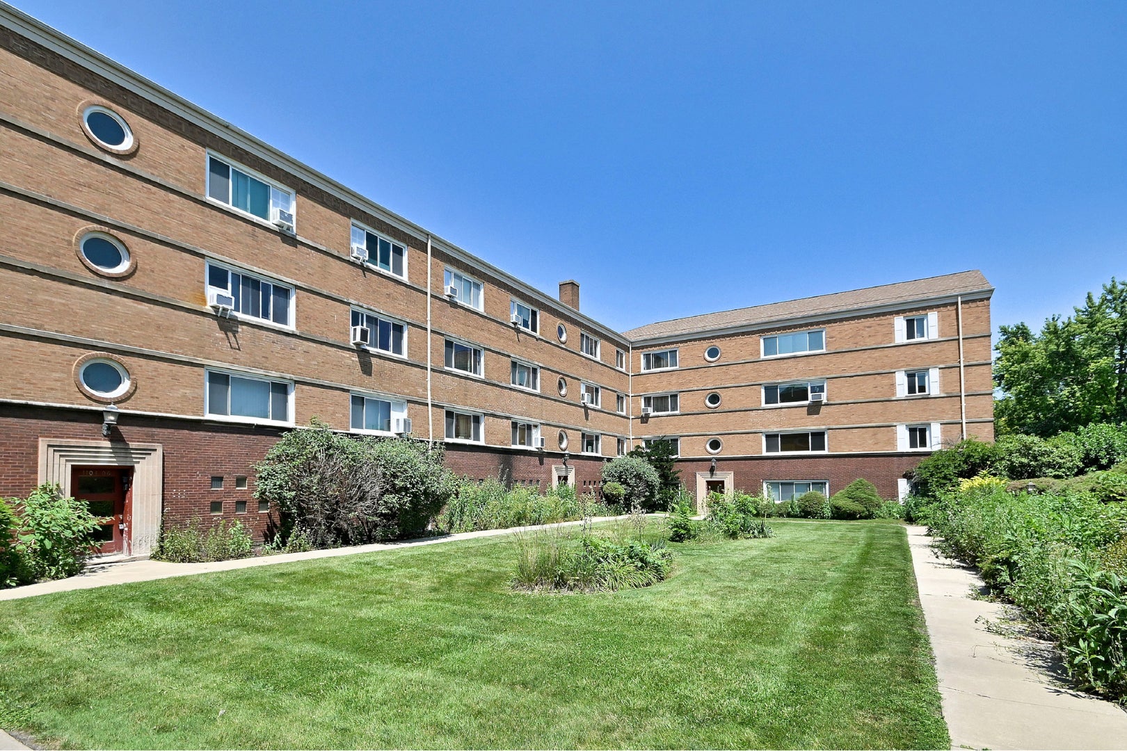 1112 N Harlem Avenue 1