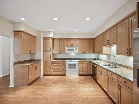 Tiny photo for 940 Augusta Way #309, Highland Park, IL 60035 (MLS # 12488676)