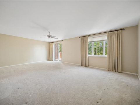 Tiny photo for 940 Augusta Way #309, Highland Park, IL 60035 (MLS # 12488676)