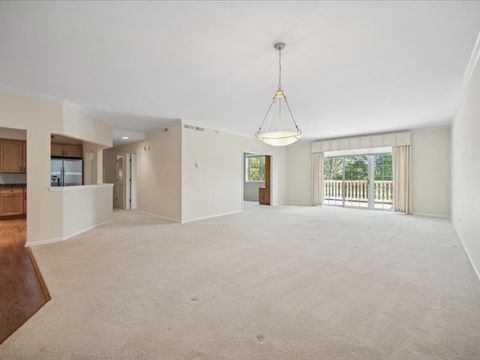 Tiny photo for 940 Augusta Way #309, Highland Park, IL 60035 (MLS # 12488676)