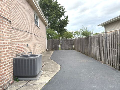 Tiny photo for 6259 W 91st Place, Oak Lawn, IL 60453 (MLS # 12680239)