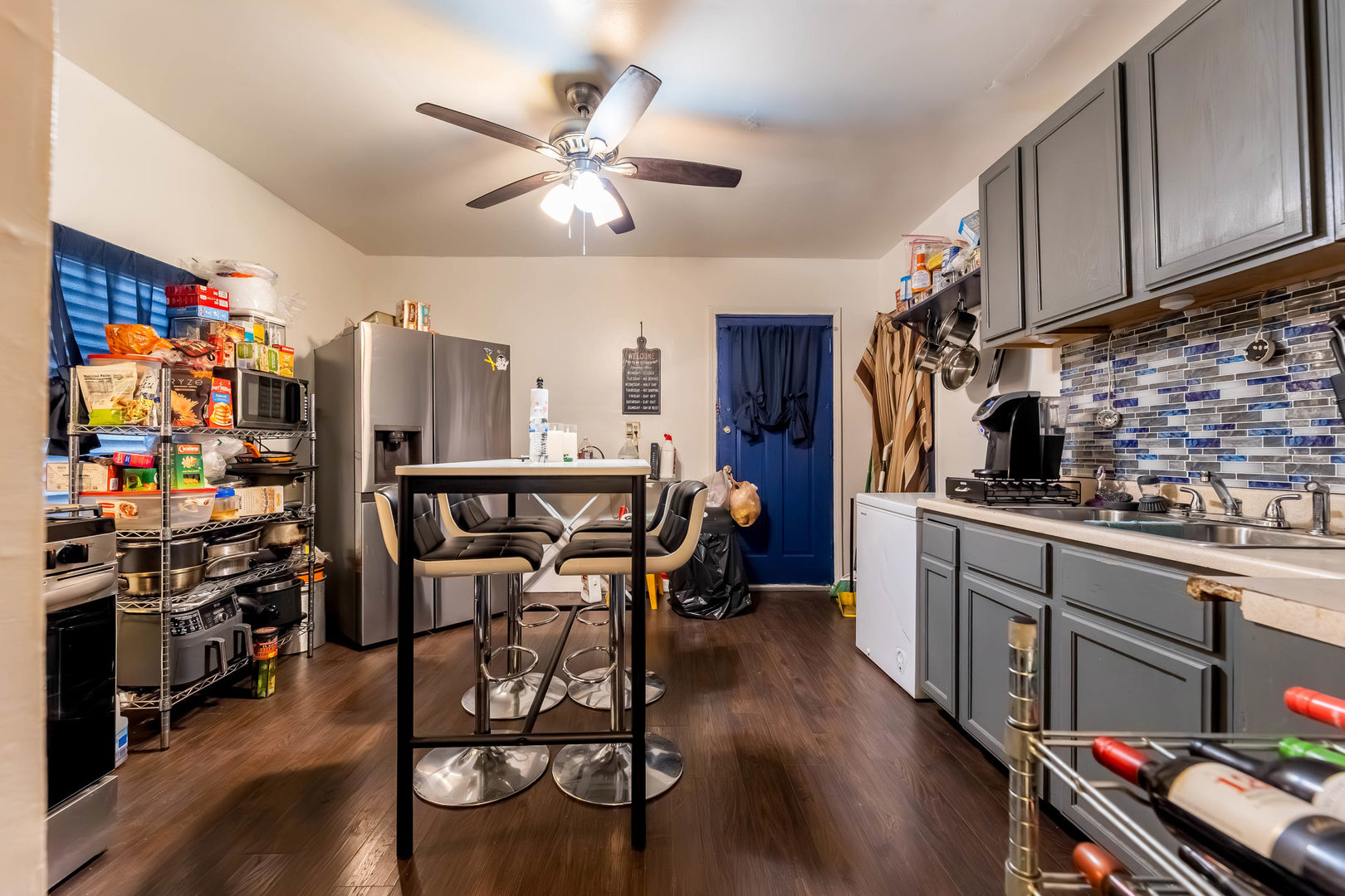 8332 S Kerfoot Avenue