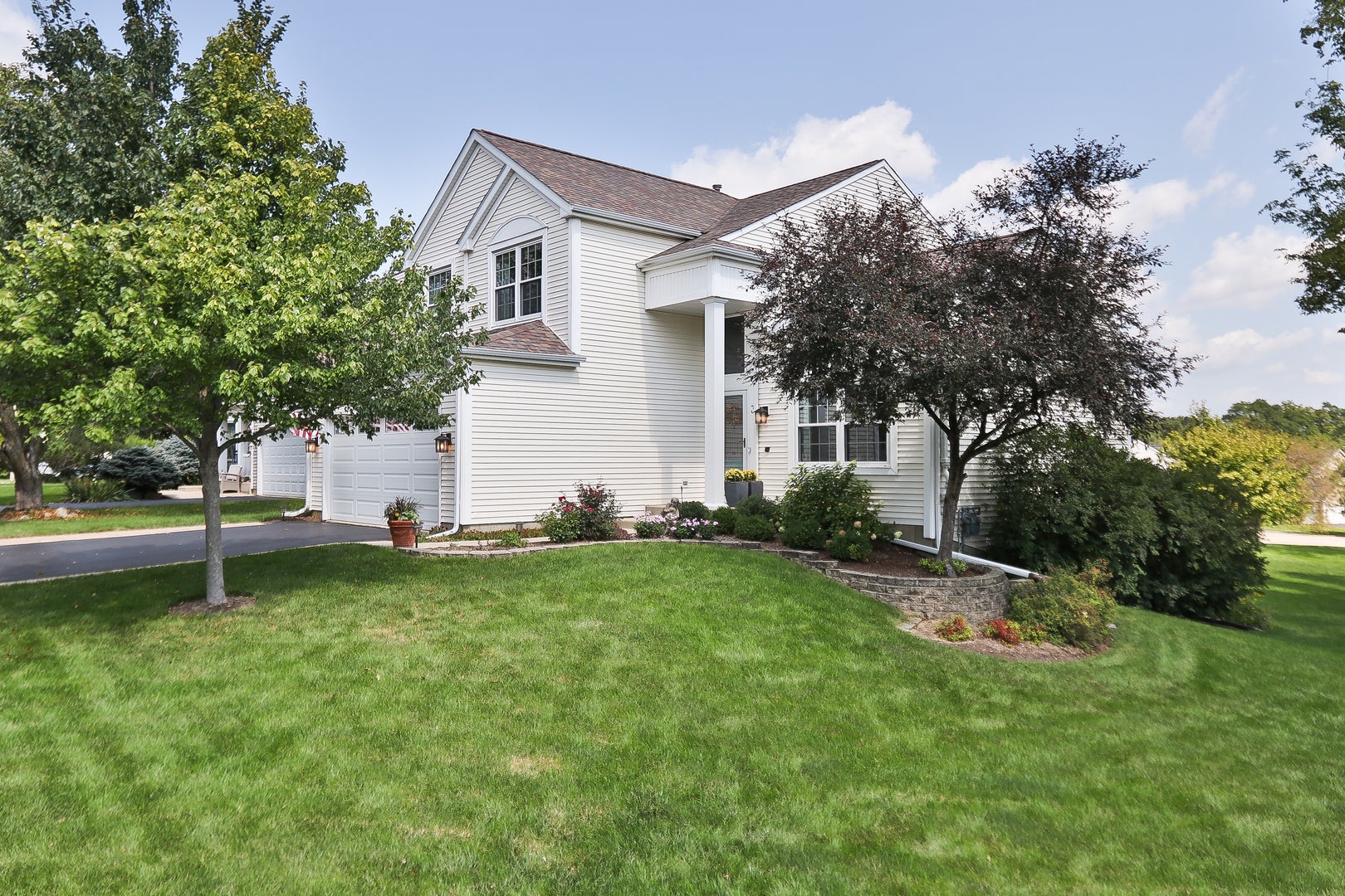 3 Falcon Ridge Court