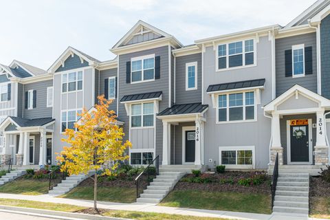 Tiny photo for 2016 Yellowstone Boulevard, Mundelein, IL 60060 (MLS # 12471277)