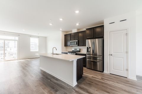 Tiny photo for 2016 Yellowstone Boulevard, Mundelein, IL 60060 (MLS # 12471277)