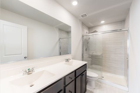 Tiny photo for 2016 Yellowstone Boulevard, Mundelein, IL 60060 (MLS # 12471277)