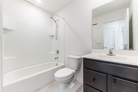 Tiny photo for 2016 Yellowstone Boulevard, Mundelein, IL 60060 (MLS # 12471277)