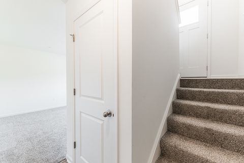 Tiny photo for 2016 Yellowstone Boulevard, Mundelein, IL 60060 (MLS # 12471277)