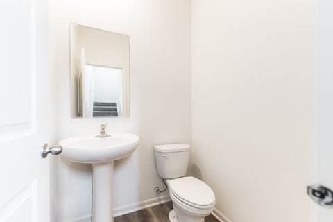 Tiny photo for 2016 Yellowstone Boulevard, Mundelein, IL 60060 (MLS # 12471277)