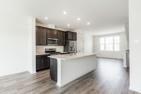 Tiny photo for 2016 Yellowstone Boulevard, Mundelein, IL 60060 (MLS # 12471277)