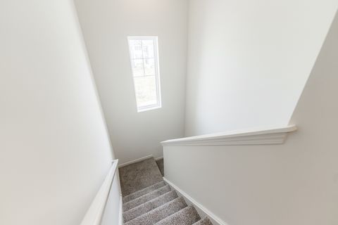 Tiny photo for 2016 Yellowstone Boulevard, Mundelein, IL 60060 (MLS # 12471277)