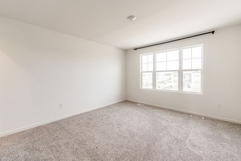 Tiny photo for 2016 Yellowstone Boulevard, Mundelein, IL 60060 (MLS # 12471277)