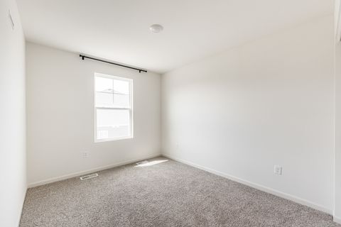 Tiny photo for 2016 Yellowstone Boulevard, Mundelein, IL 60060 (MLS # 12471277)