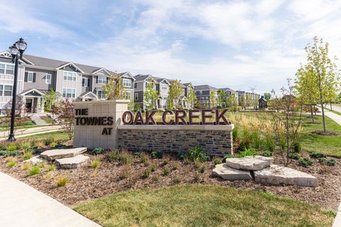 Tiny photo for 2016 Yellowstone Boulevard, Mundelein, IL 60060 (MLS # 12471277)