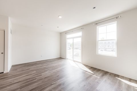 Tiny photo for 2016 Yellowstone Boulevard, Mundelein, IL 60060 (MLS # 12471277)