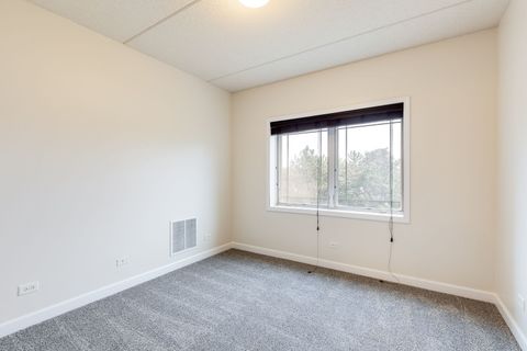 Tiny photo for 77 N Wolf Road #206, Northlake, IL 60164 (MLS # 12488146)