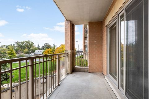 Tiny photo for 77 N Wolf Road #206, Northlake, IL 60164 (MLS # 12488146)