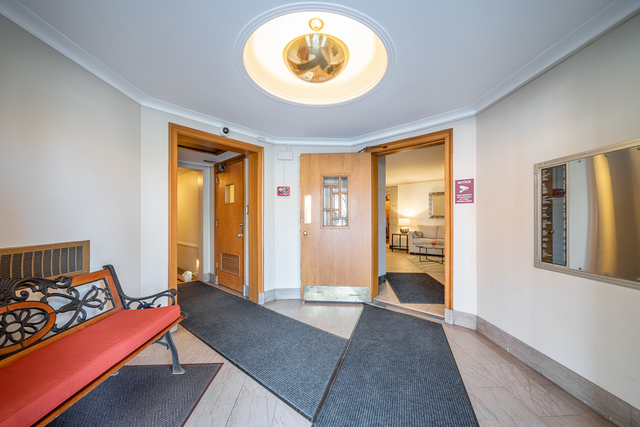 1585 RIDGE Avenue 502