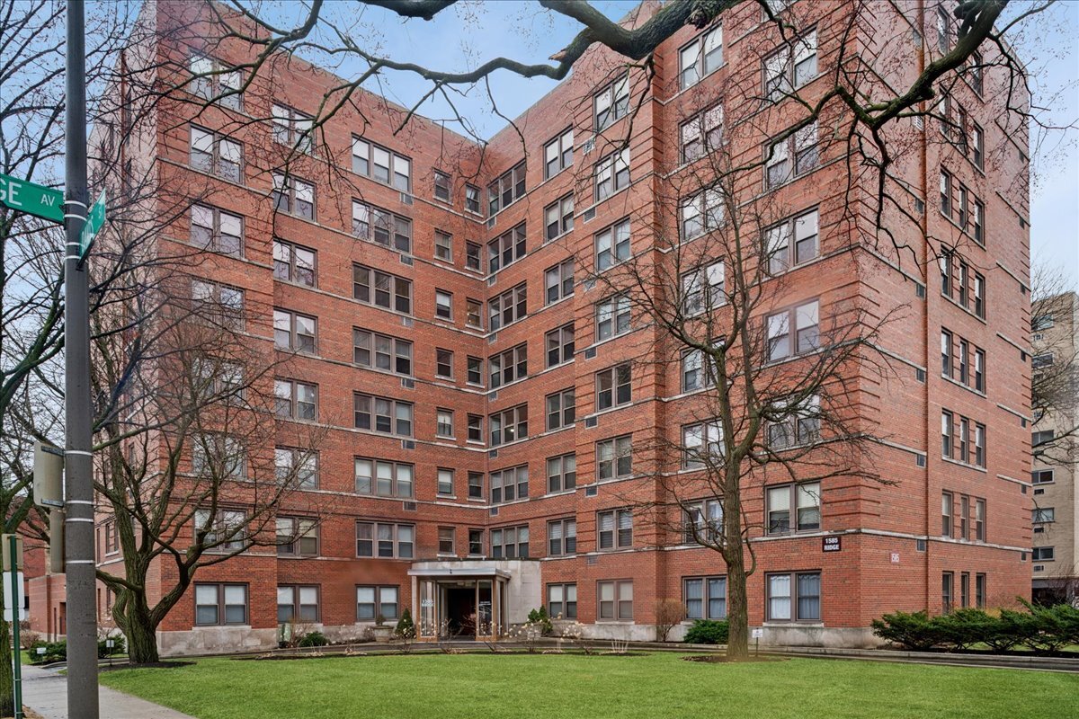 1585 RIDGE Avenue 502