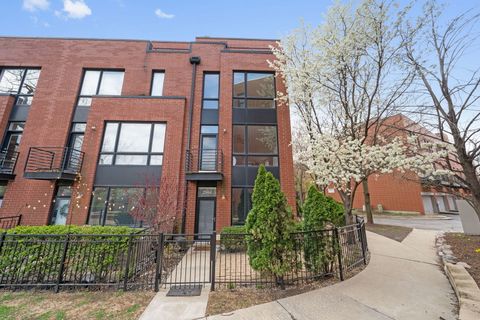 2864 N Riverwalk Drive Chicago IL 60618