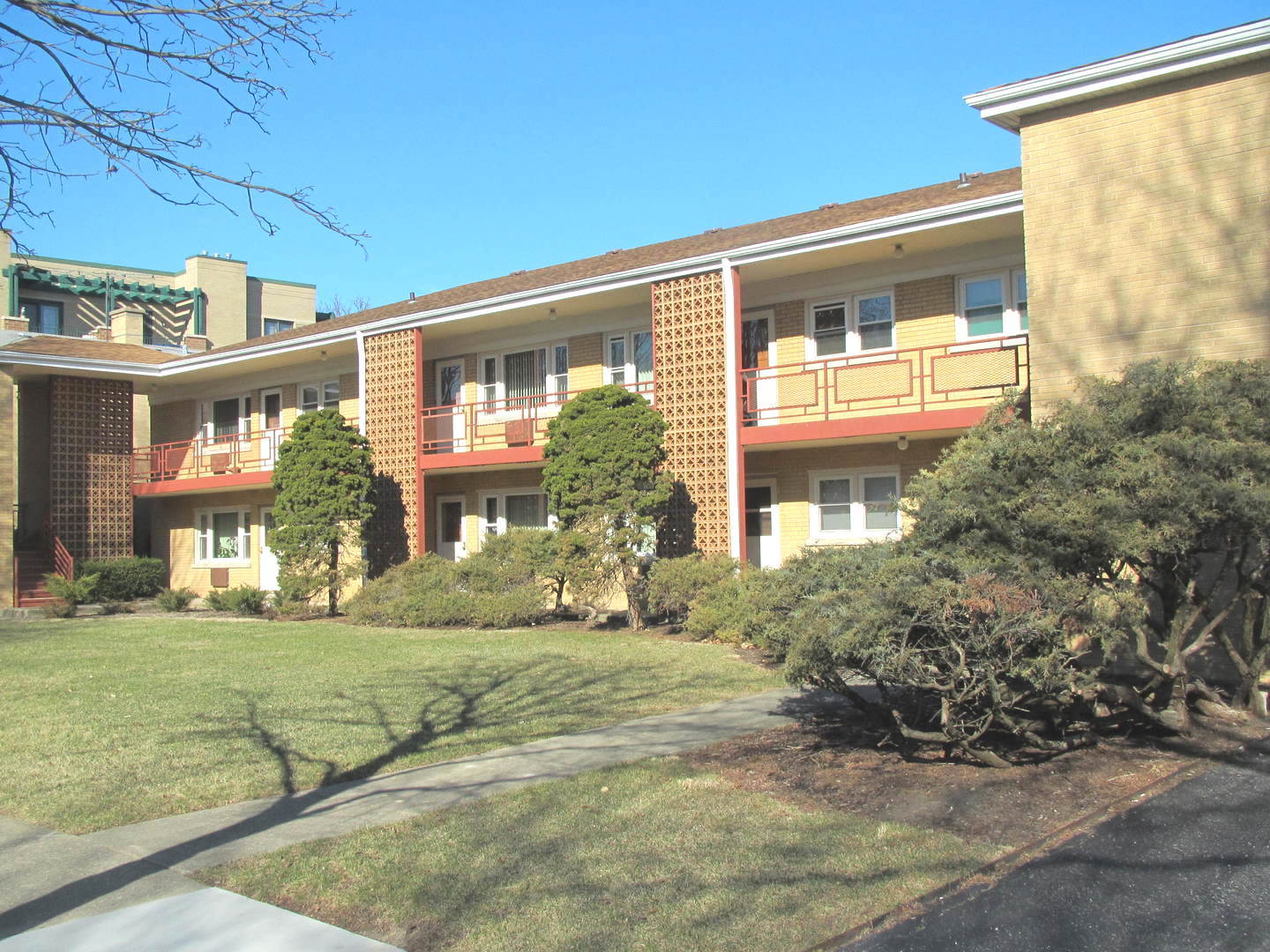 33 N CLIFTON Avenue 101