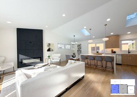 Tiny photo for 703 N Gibbons Avenue, Arlington Heights, IL 60004 (MLS # 12526963)