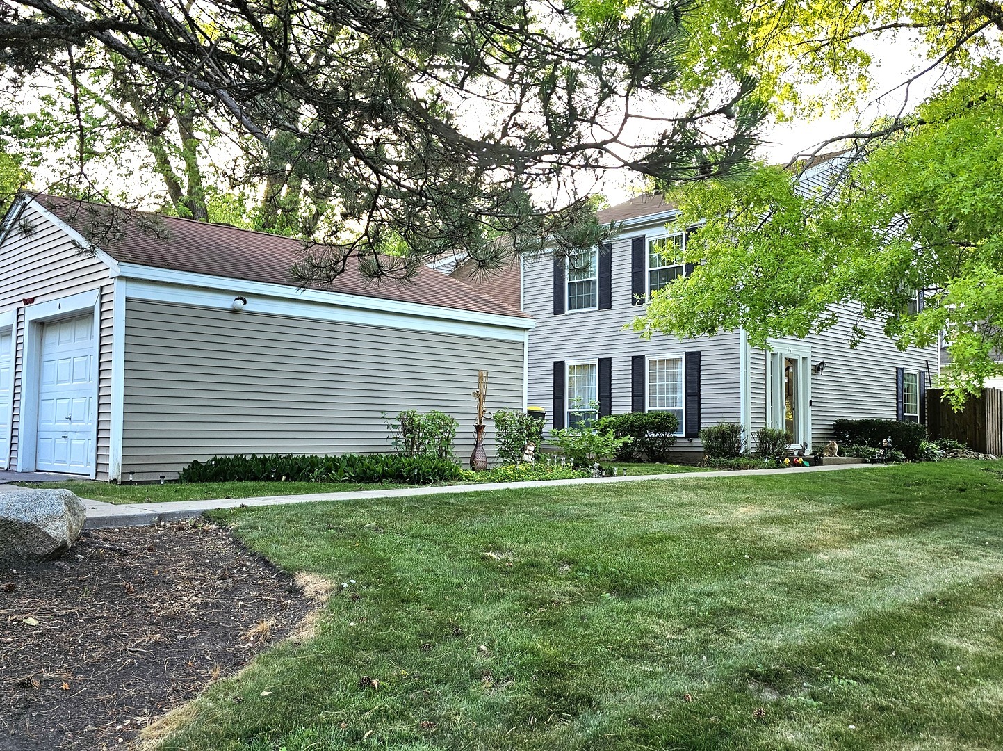 16 Forest Lane