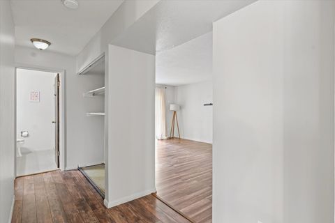 Tiny photo for 1004 E Harding Drive #303, Urbana, IL 61801 (MLS # 12523209)