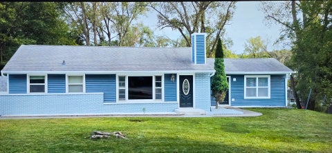 Photo of 139 Memory Lane, Carpentersville, IL 60110 (MLS # 12775719)