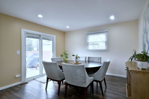 Tiny photo for 492 Bernice Court, Wheeling, IL 60090 (MLS # 12453761)