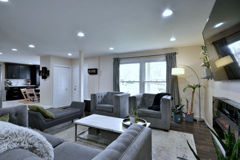 Tiny photo for 492 Bernice Court, Wheeling, IL 60090 (MLS # 12453761)
