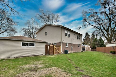 Tiny photo for 492 Bernice Court, Wheeling, IL 60090 (MLS # 12453761)