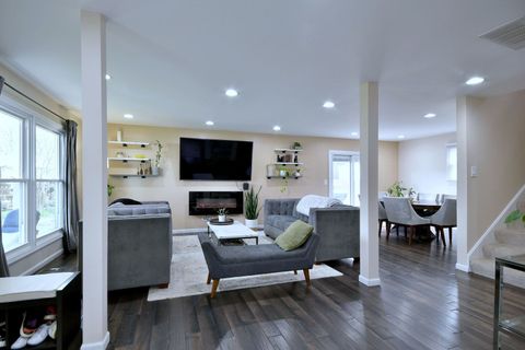 Tiny photo for 492 Bernice Court, Wheeling, IL 60090 (MLS # 12453761)