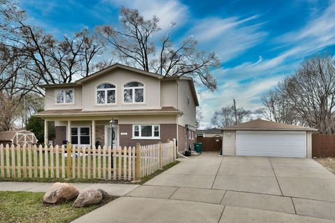 Tiny photo for 492 Bernice Court, Wheeling, IL 60090 (MLS # 12453761)