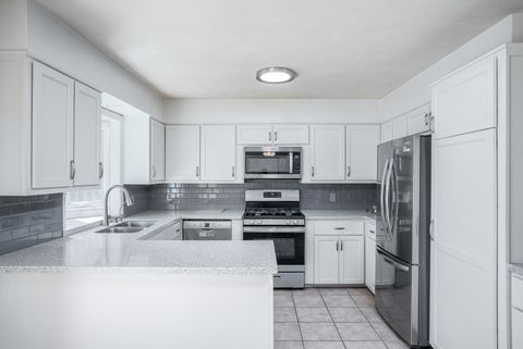 Tiny photo for 817 16th Street, Bettendorf, IA 52722 (MLS # 12611186)