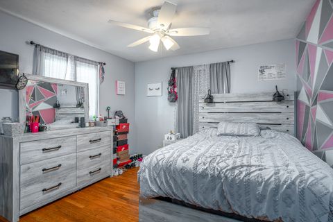 Tiny photo for 817 16th Street, Bettendorf, IA 52722 (MLS # 12611186)