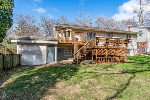 Tiny photo for 817 16th Street, Bettendorf, IA 52722 (MLS # 12611186)